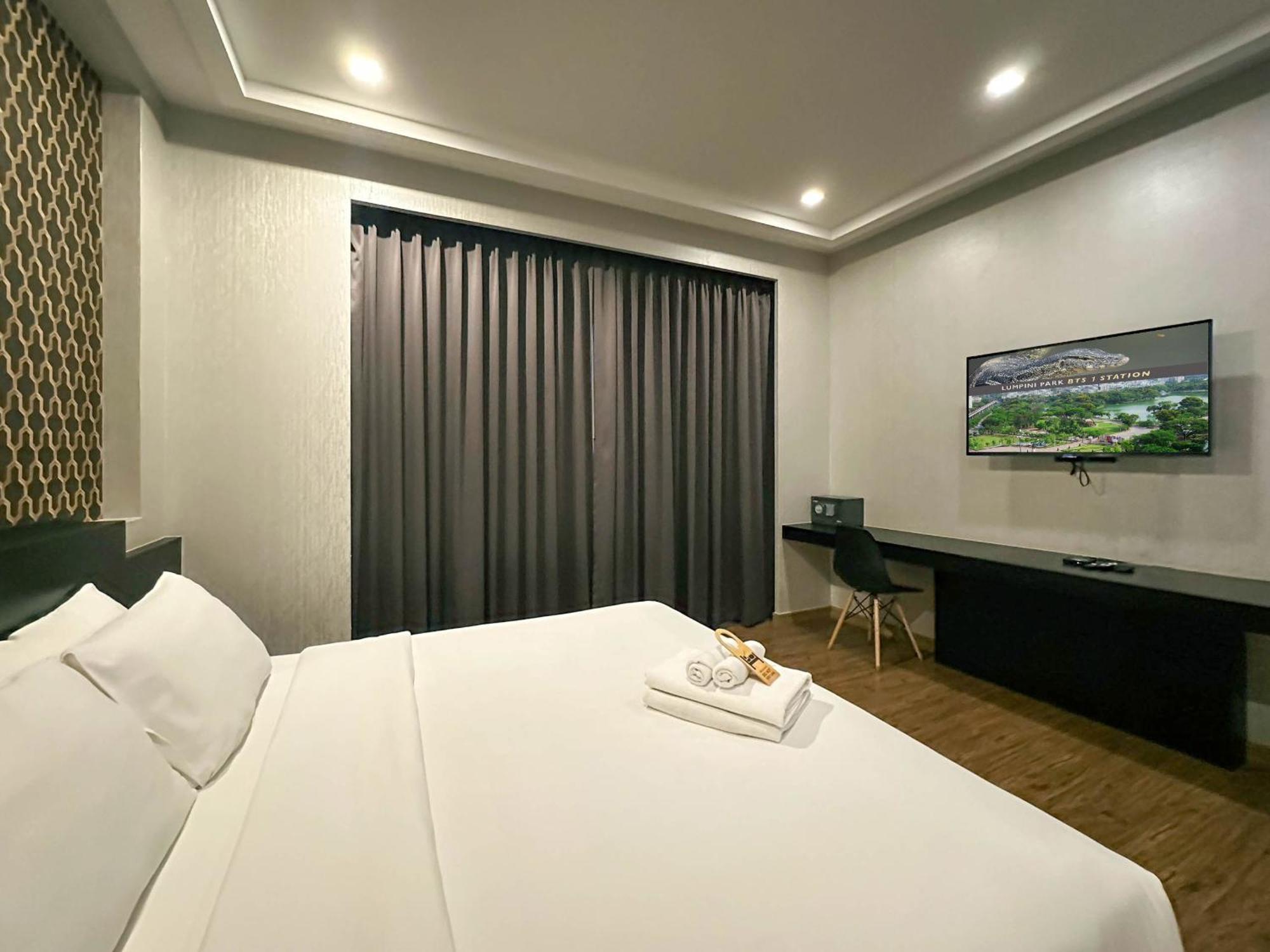 Deluxe Suite